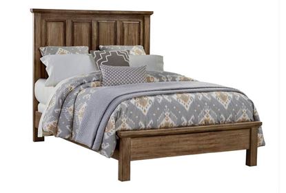 Maple Road Mansion Bed in a Maple Syrup finish